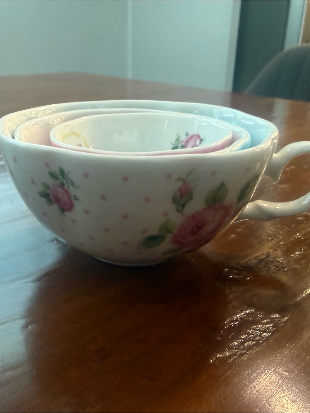 White Floral Porcelain Teacup/Measuring Cups with Pink Rose Pattern